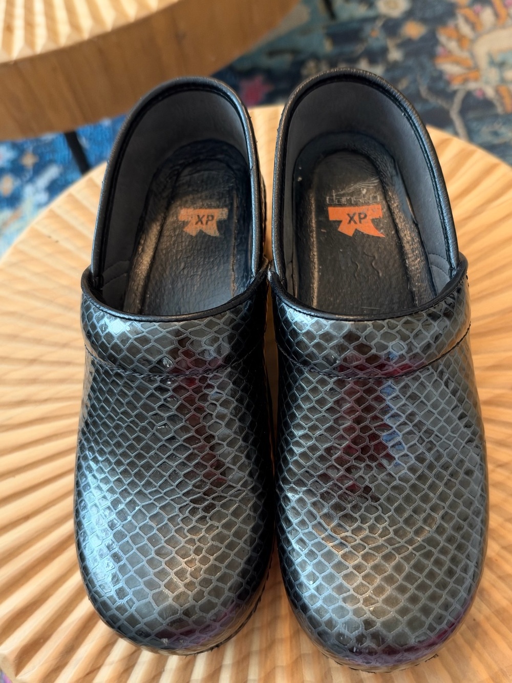 Dansko Pro XP clogs dark metallic/gray snakeskin patent leather Size 39/8.5 - Picture 11 of 11